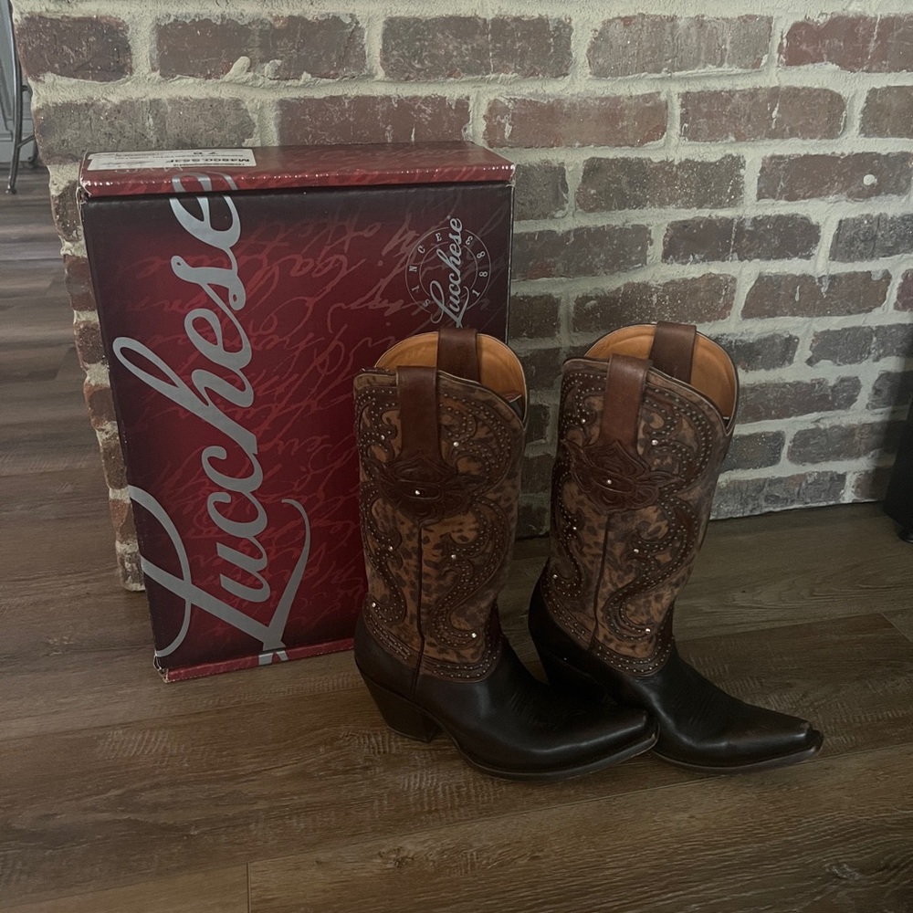 Lucchese Womens' Espresso
Camel Cheetah Snip Toe Western Boot